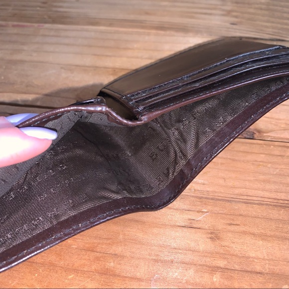 Authentic Burberry Wallet - Picture 6 of 7